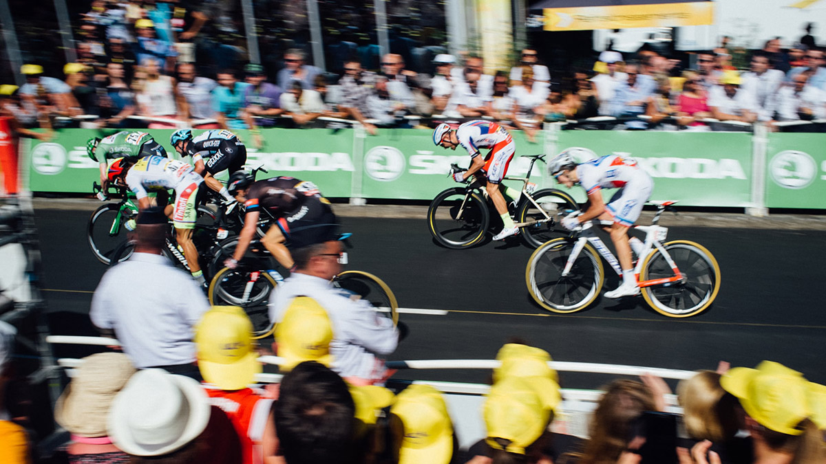 Składany nóż Opinel 8 z grafiką nawiązującą do wyścigów Tour de France